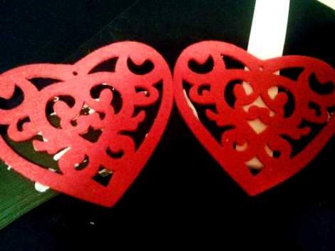 Valentine's felt heart wreath layout and glue