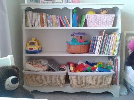 little girls bookshelf